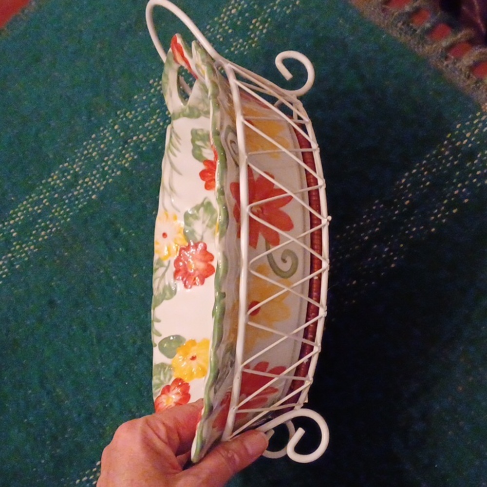 Vintage Temptations by Tara Presentable Ovenware with trivet and stand - Picture 7 of 9